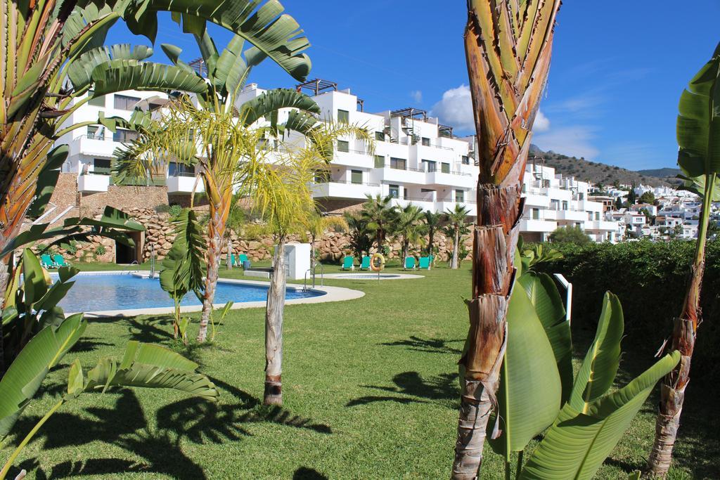 Apartamentos Turisticos Resort De Nerja Exterior photo